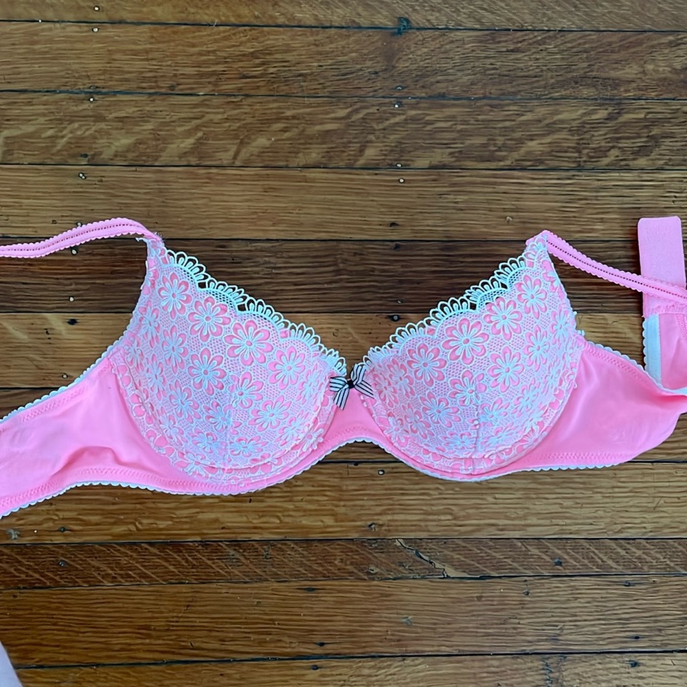 Victoria’s Secret Lacey Bra